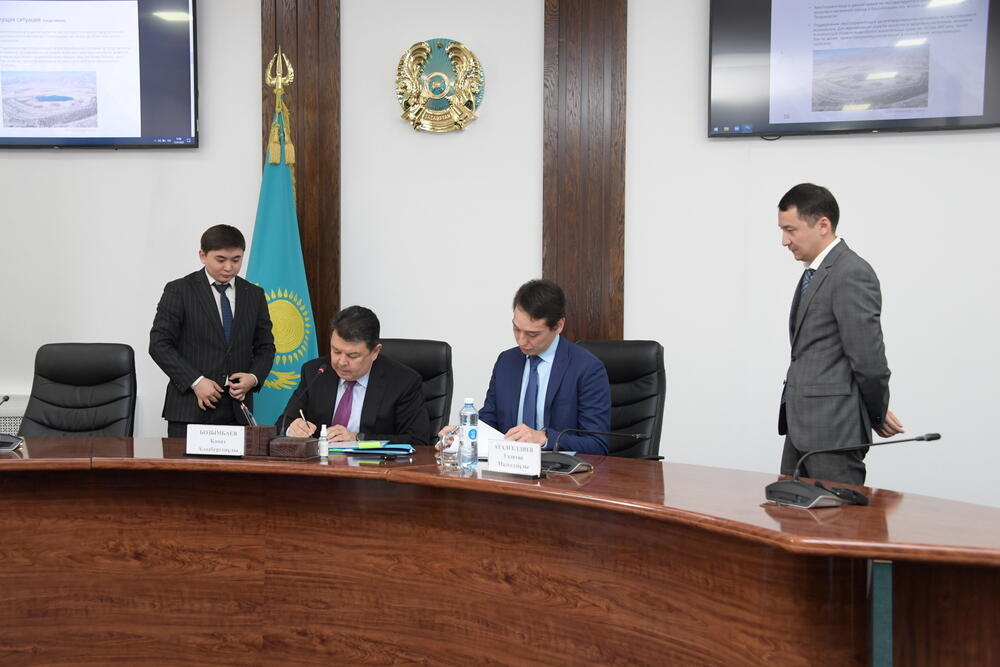 В Текели решат проблему хвостохранилища свинцово-цинкового комбината. Фото: пресс-служба акимата Алматинской области 