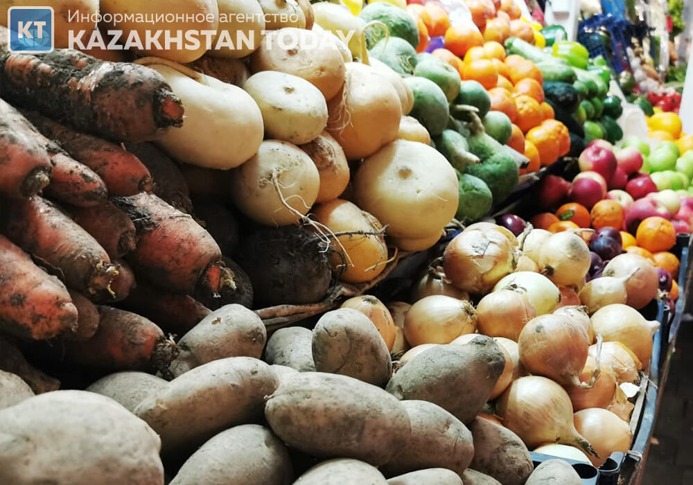 Более чем на 6% за месяц подорожали продукты в Казахстане 