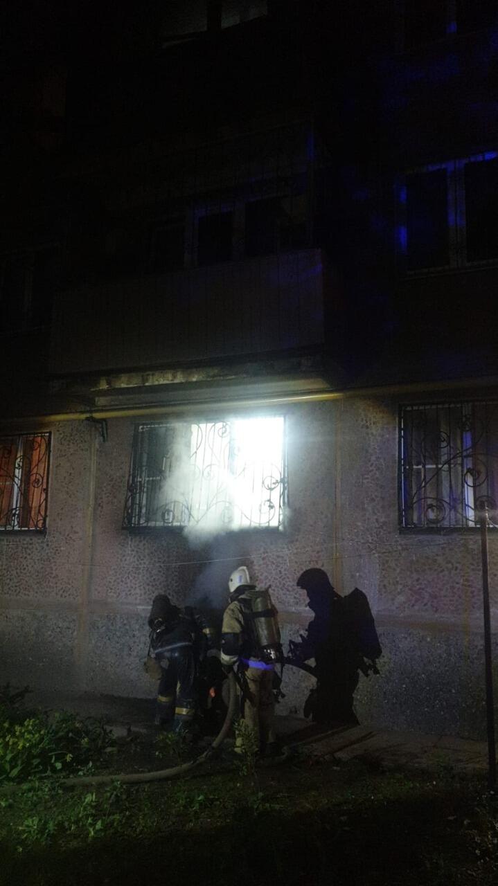 В Алматы из задымленной многоэтажки эвакуировали 10 человек
