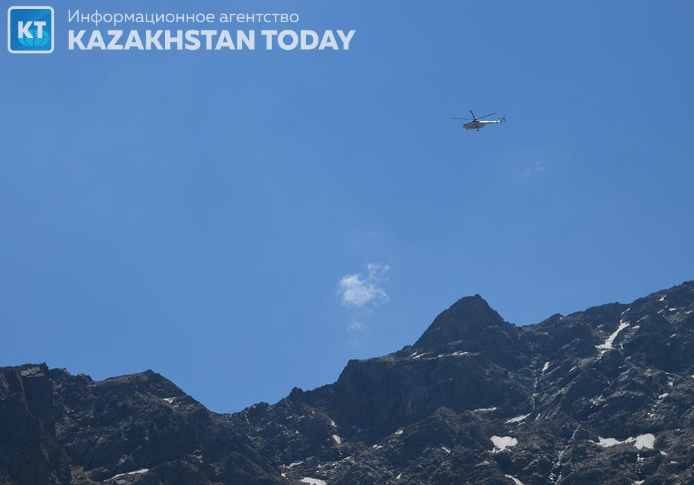 Получившего травму ноги подростка эвакуировали в горах Алматы