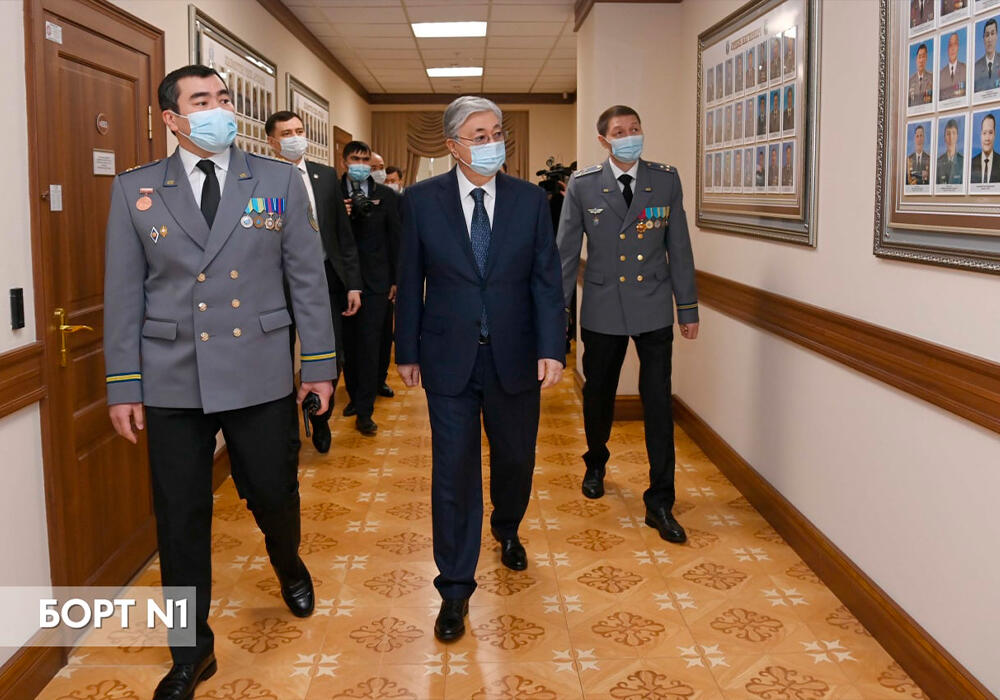 Токаев поздравил работников службы госохраны с 30-летним юбилеем. Фото: telegram/БОРТ №1