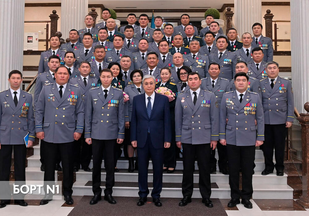 Токаев поздравил работников службы госохраны с 30-летним юбилеем. Фото: telegram/БОРТ №1