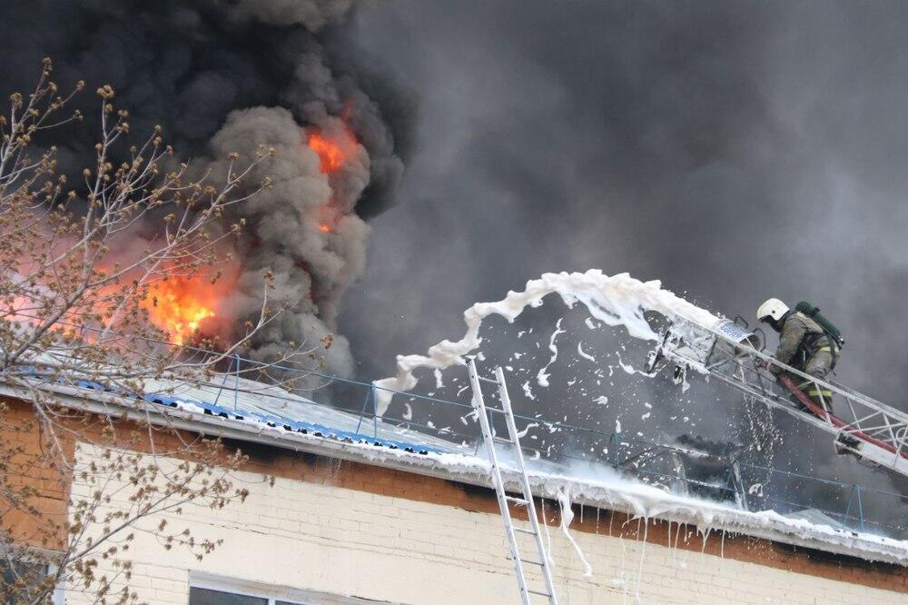 Пожар в школе Павлодара. Фото: pavlodarnews.kz