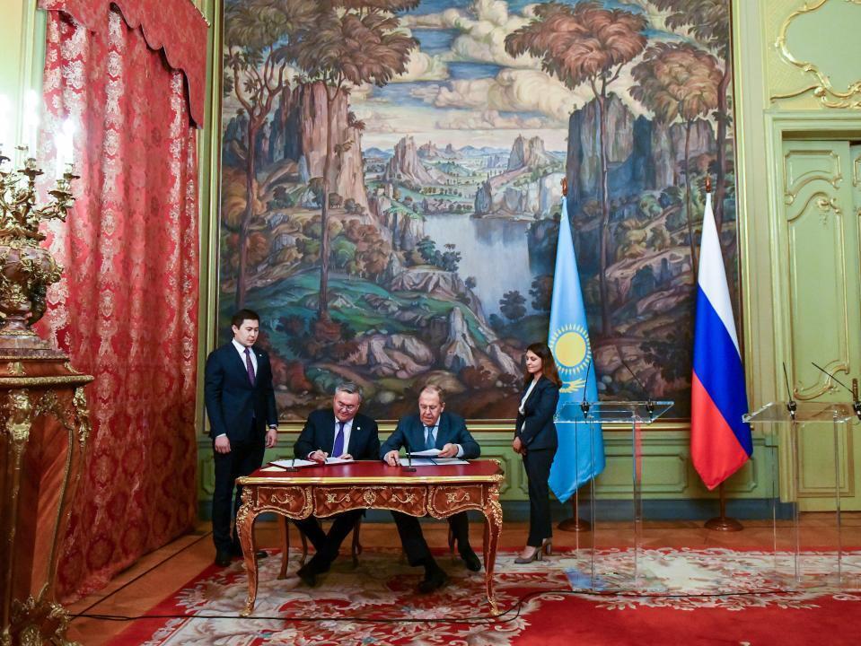 Главы МИД Казахстана и России обсудили актуальные вопросы . Фото: пресс-служба МИД РК