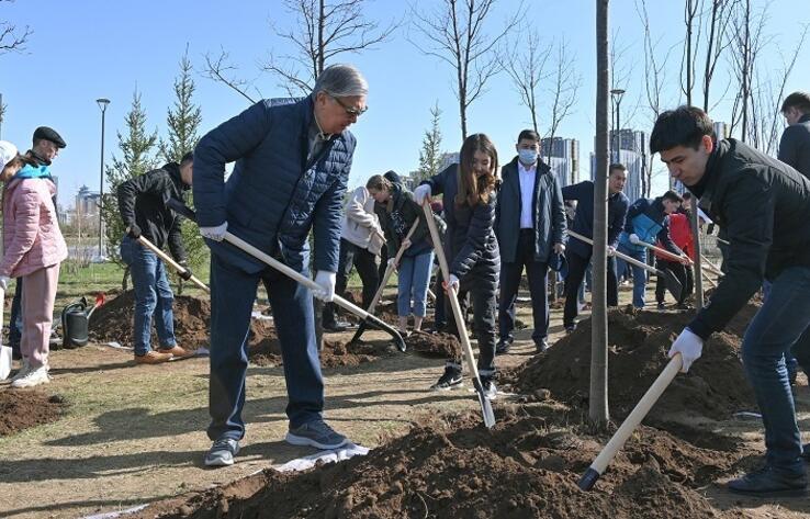 Касым-Жомарт Токаев посадил дерево в Ботаническом саду
