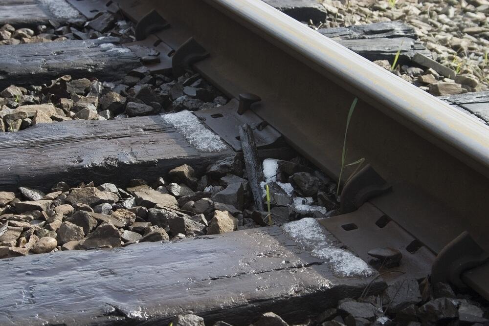 В Балхаше мужчине поездом отрезало обе ноги 