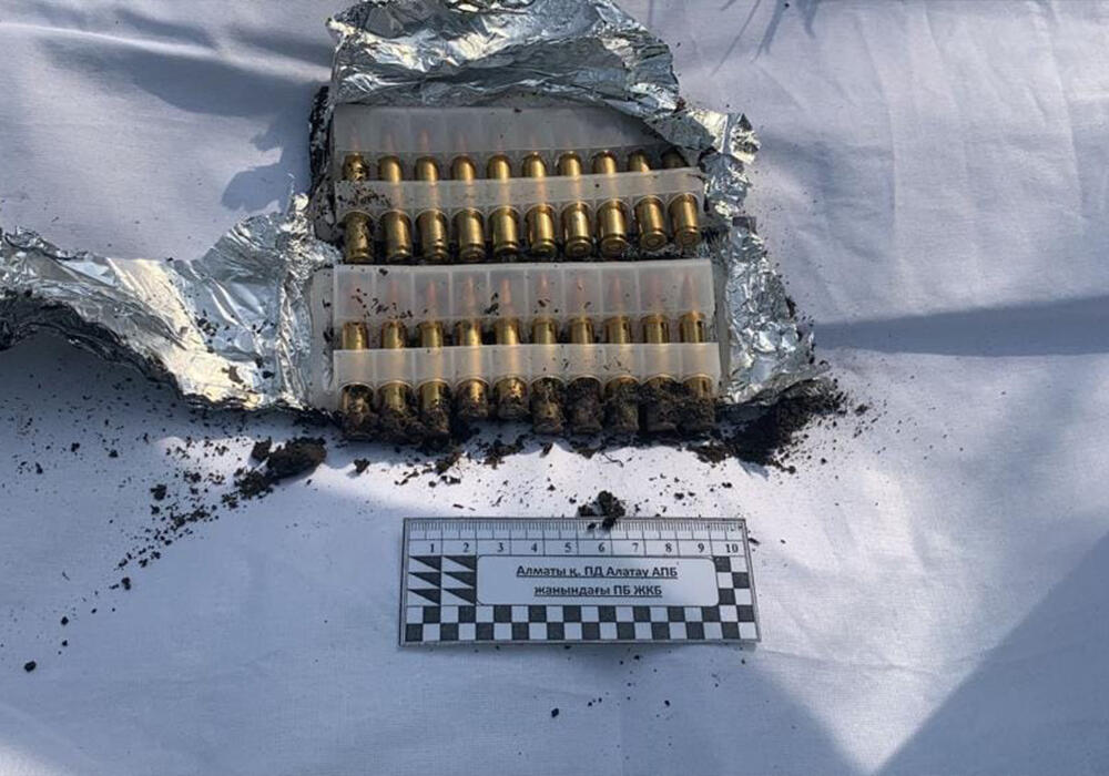 Очередные тайники с похищенным в январе оружием обнаружены в Алматы. Фото: facebook/Канат Таймерденов