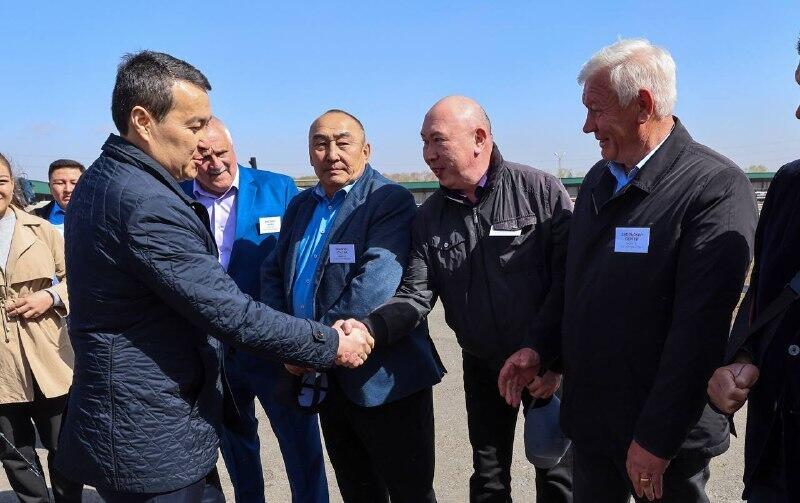 Смаилов встретился с аграриями СКО