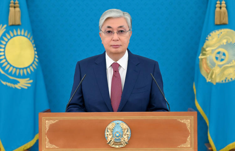 Глава государства поздравил казахстанцев с Днем защитника Отечества