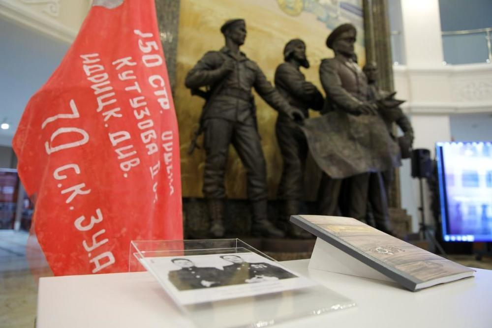 Уникальные исторические документы передали музею Вооруженных сил РК. Фото: МО РК
