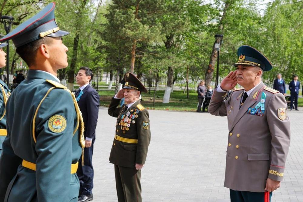 Военнослужащие Вооруженных сил РК поздравили ветеранов с Днем Победы. Фото: Министерство обороны РК