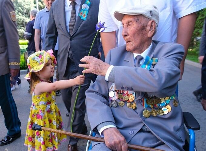 День Победы отметили в Алматы. Фото: акимат Алматы 