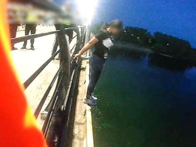 В Усть-Каменогорске девушка пыталась спрыгнуть с моста. Фото: turantimes.kz