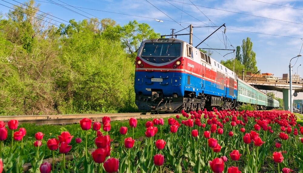 Скорый поезд Алматы - Ташкент запустят с 15 мая 