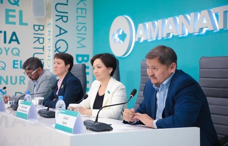 Члены партии AMANAT: референдум станет новым общественным договором