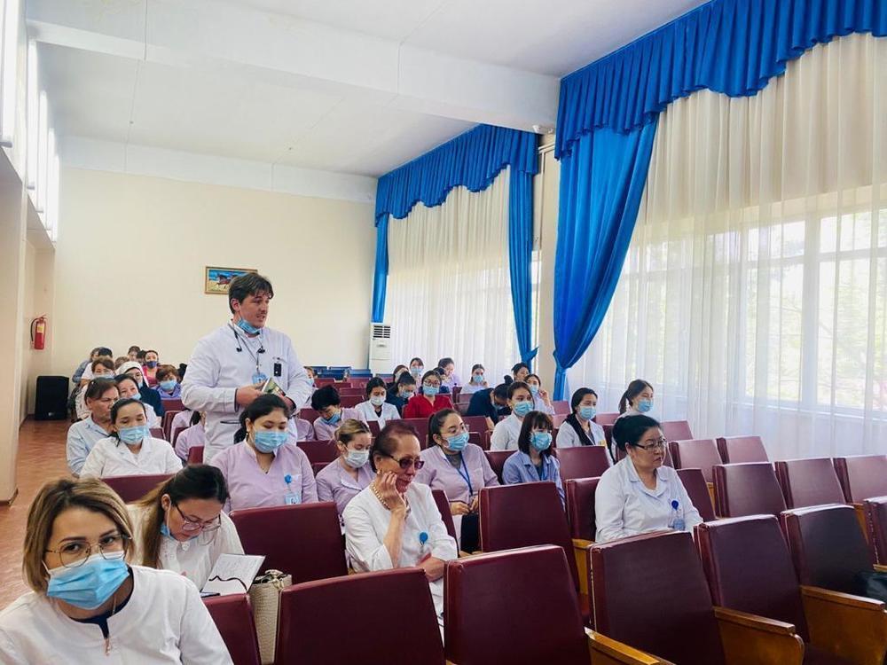Поправки в Конституцию значительно улучшат социально-экономическое положение Алматы. Фото: пресс-служба партии AMANAT