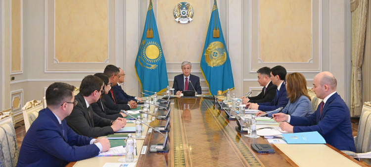 Kazakh President presented with National Bank's annual report