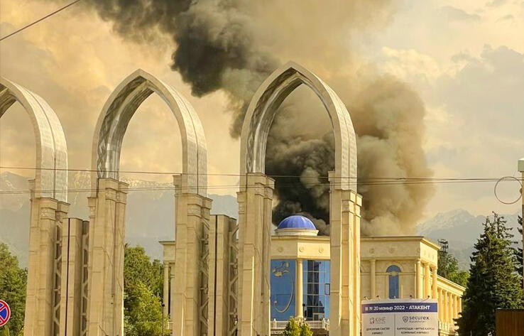 В Алматы на "Атакенте" произошел пожар