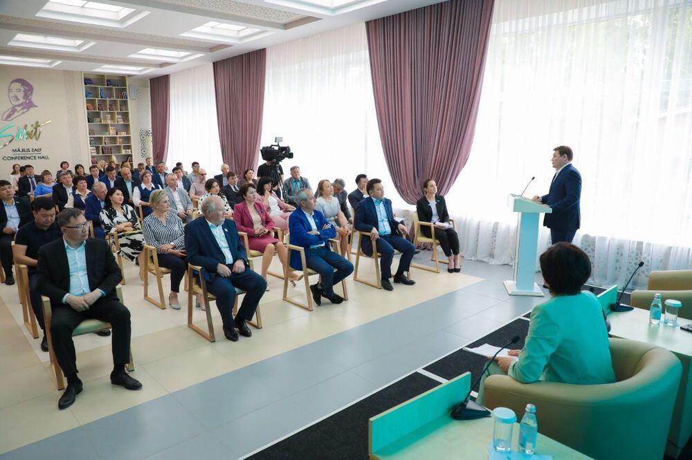 Асхат Оралов призвал аграриев СКО принять активное участие в референдуме. Фото: AMANAT