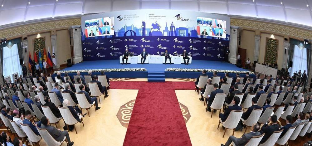 Тоқаев ресейлік кәсіпкерлер үшін қолайлы режим құруды тапсырды