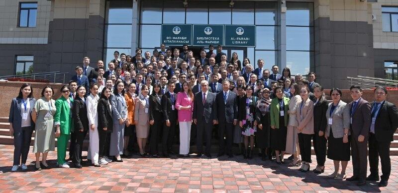 Президент встретился со студентами КазНУ. Фото: Акорда