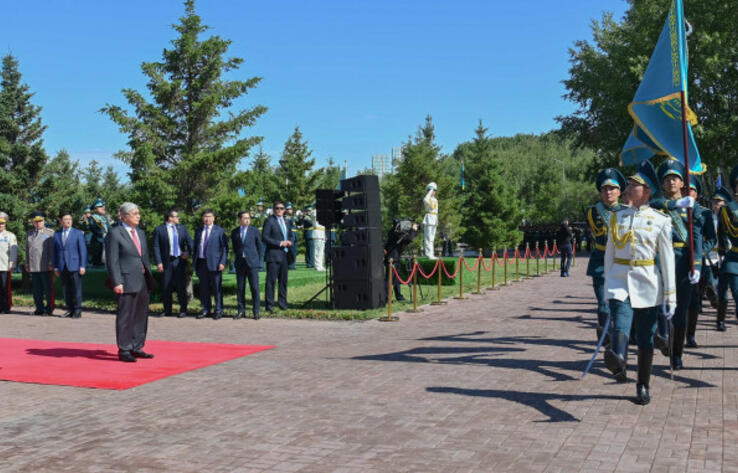 Токаев принял участие в торжественной церемонии, приуроченной к 30-летию госсимволов
