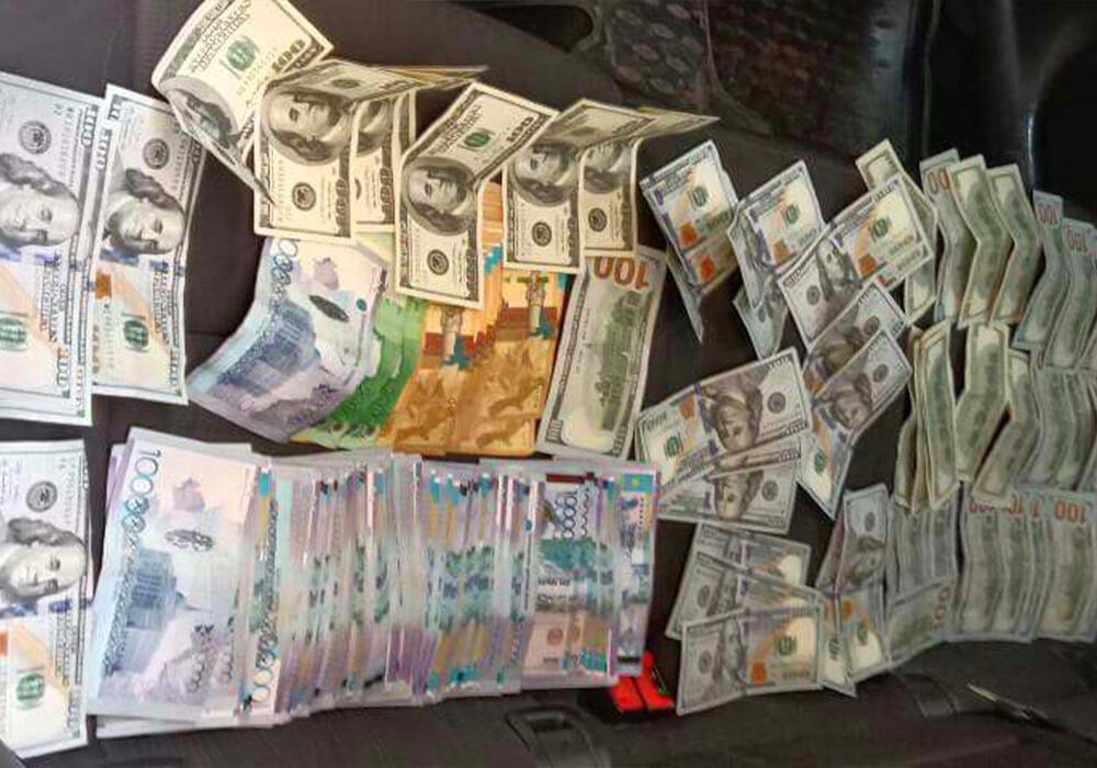 В Нур-Султане няня украла 3 тысячи долларов у своих работодателей