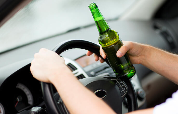 В Актобе депутат гормаслихата попался пьяным за рулем