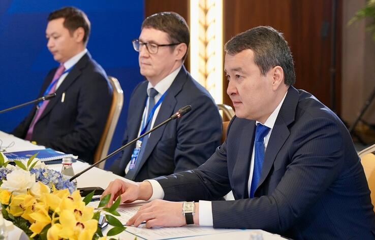 Смаилов обсудил планы по выходу Казахстана на мировые рынки капитала с президентом J.P. Morgan
