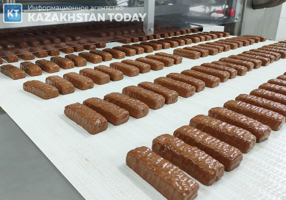 Popular confectionery factory Rakhat turns 80