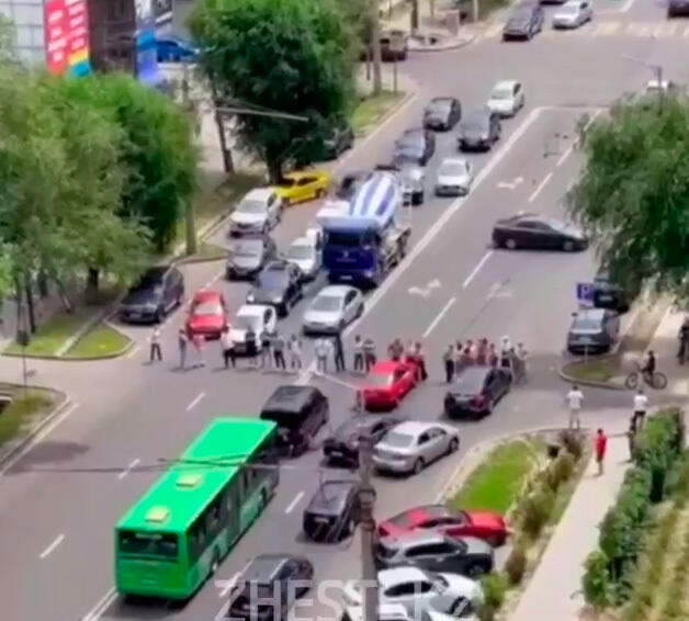 Митинг против массовой застройки в Алматы привел к гибели человека