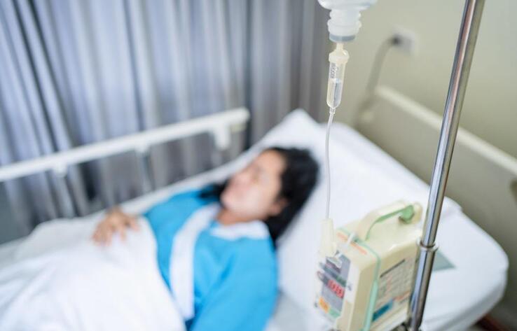 В Нур-Султане 64 человека отравились суши