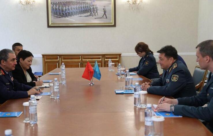 Начальник Генштаба ВС РК встретился с командующим ВВС Турции