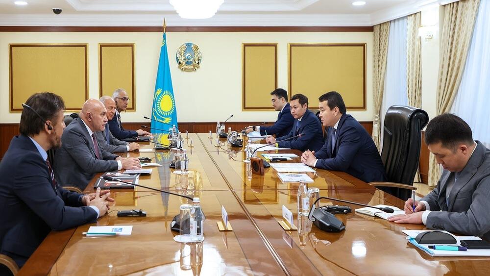 Смаилов обсудил с главой Yildirim Holding запуск новых производств в Казахстане