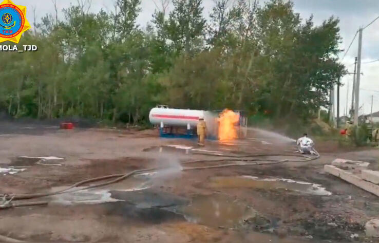На АЗС в Акмолинской области произошел пожар