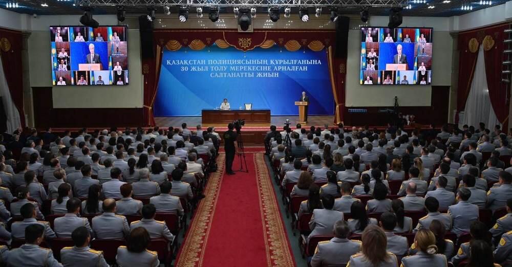 Повысить с 1 октября зарплату следователям и оперативникам пообещал Токаев. Фото: telegram/БОРТ№1