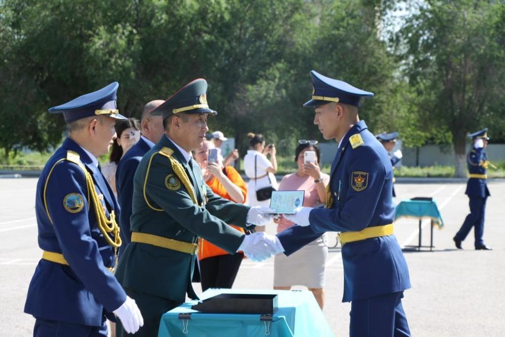 Выпуск более трехсот офицеров и сержантов состоялся сегодня в Казахстане. Фото: Минобороны РК