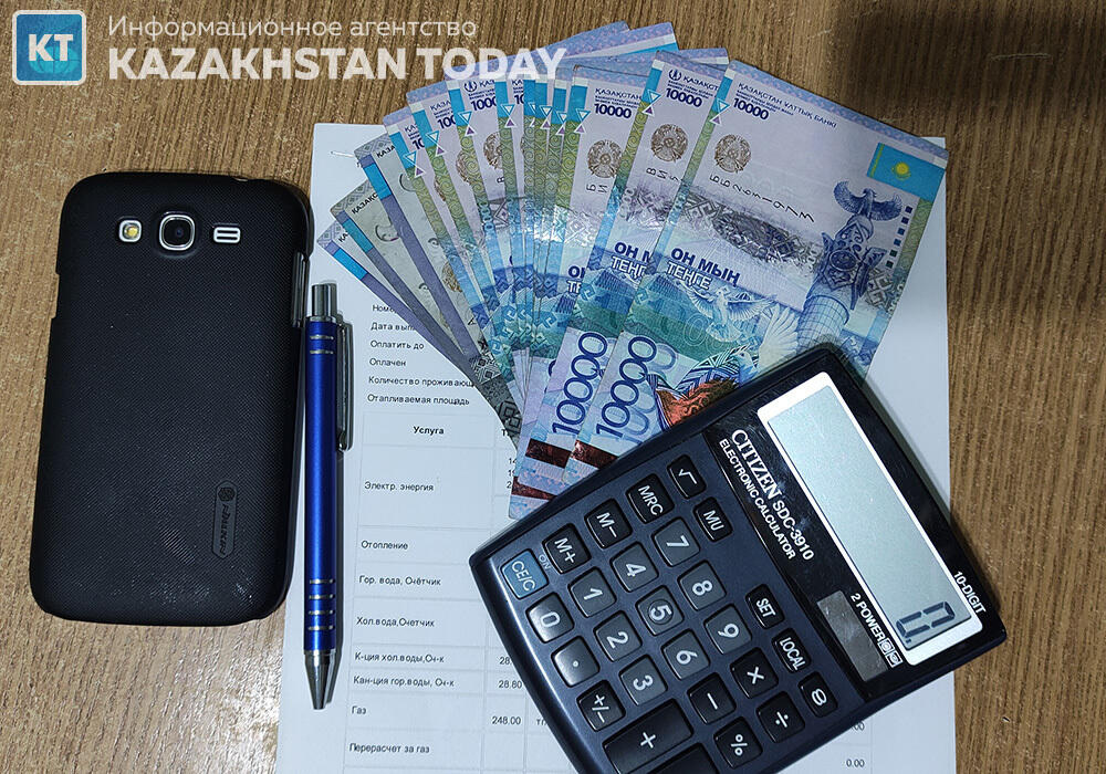 Казахстанцы накопили долгов по налогам на 24,3 млрд тенге