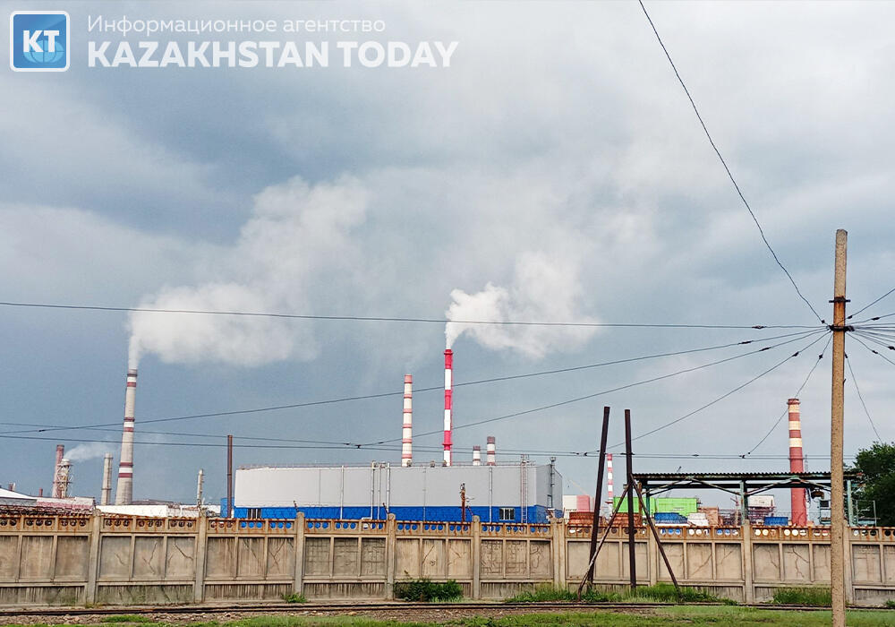 За 2021 год в атмосферу Казахстана было выброшено 2,4 млн тонн загрязняющих веществ