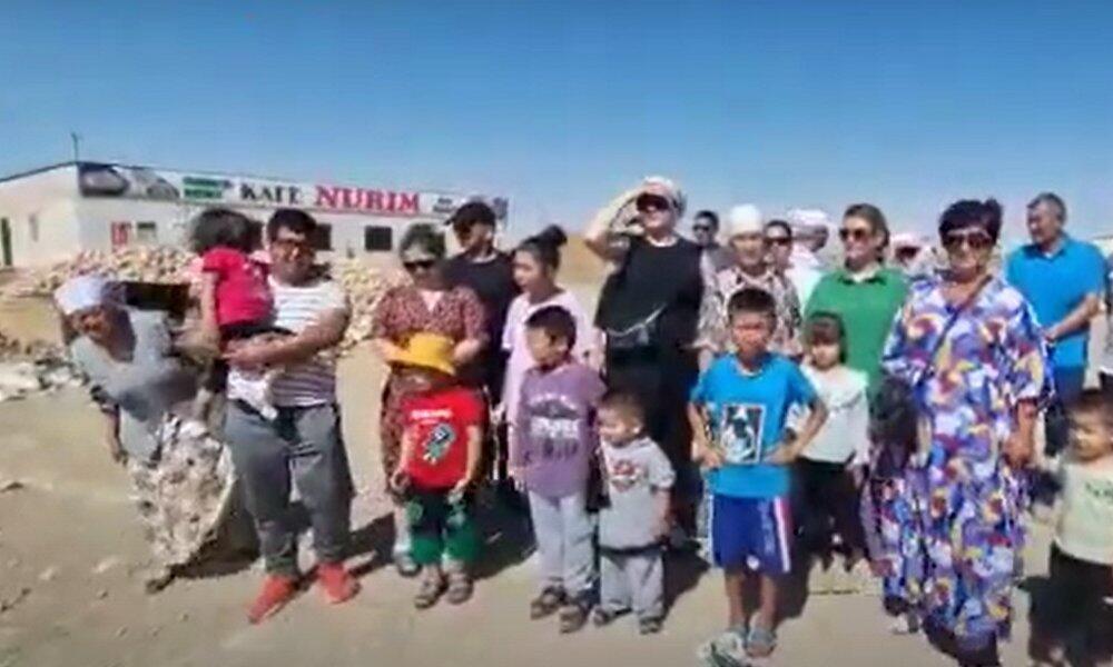 Казахстанцы застряли на границе с Узбекистаном