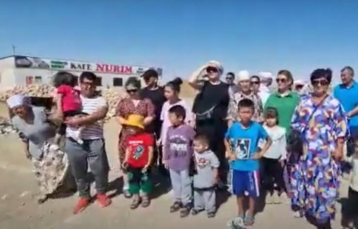 Казахстанцы застряли на границе с Узбекистаном