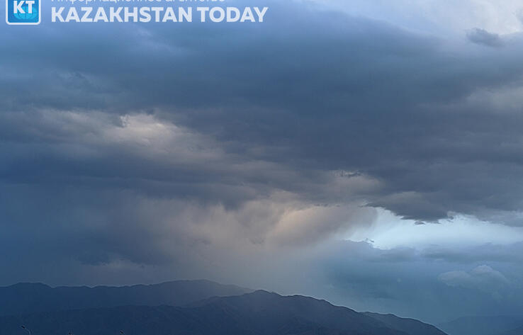 Грозовые дожди и усиление ветра ожидаются в Казахстане в ближайшие дни