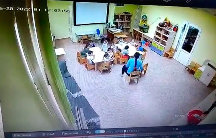 Воспитателя детского сада, по чьей вине ребенок сломал ключицу, уволили