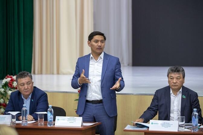 Ремонт Нуринского водопровода на контроле партии AMANAT. Фото: Радмир Фахрутдинов