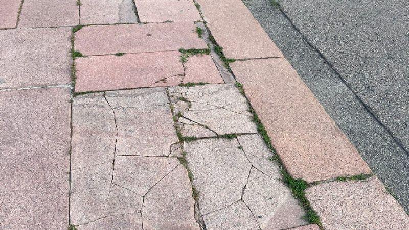 В акимате Алматы прокомментировали видео с дефектными бордюрами. Фото: акимат Алматы