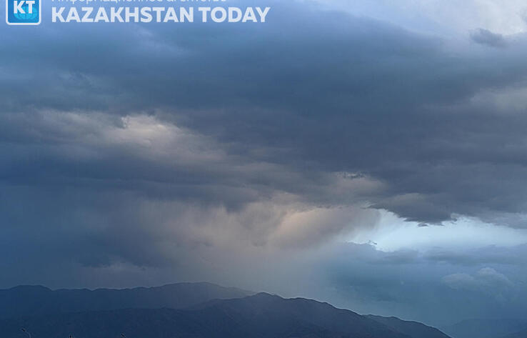 Штормовое предупреждение объявили в тринадцати областях