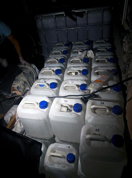 В Алматы ликвидировали крупную нарколабораторию. Фото: пресс-служба КНБ РК