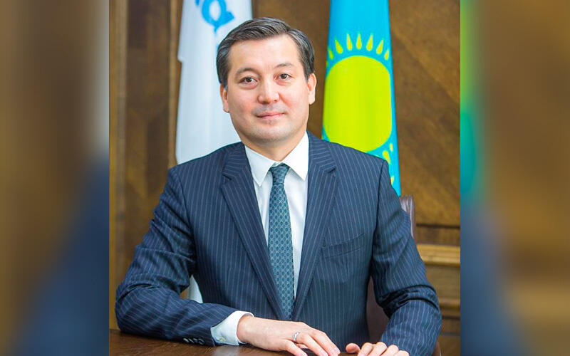 Токаев объявил выговор министру экологии Брекешеву
