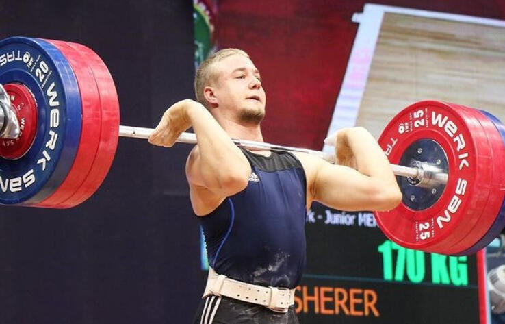Казахстанец стал бронзовым призером юниорского чемпионата Азии по тяжелой атлетике