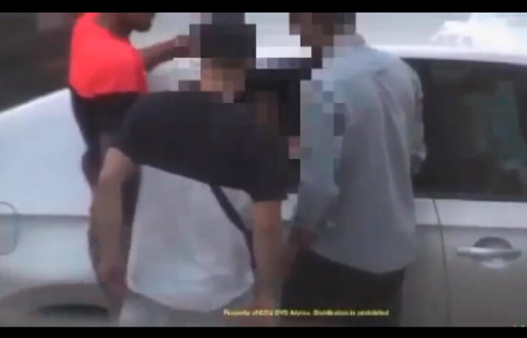 В Атырау женщина продавала наркосодержащие лекарства из окна авто 